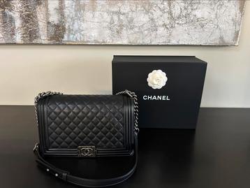 Chanel boy medium black handtas beschikbaar voor biedingen