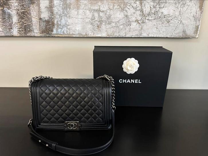 Chanel boy medium black handtas, Handtassen en Accessoires, Tassen | Damestassen, Gebruikt, Handtas, Zwart, Ophalen of Verzenden