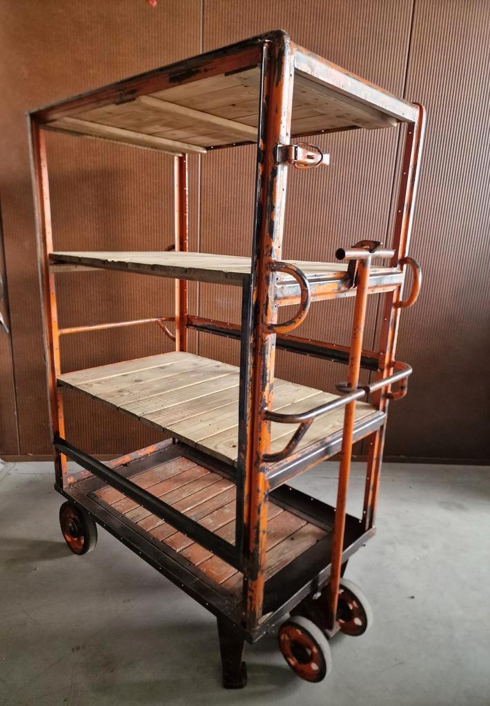 industriële fabrieks trolley, Huis en Inrichting, Kasten | Stellingkasten, Gebruikt, Ophalen