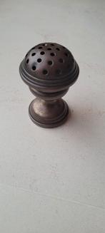 Oud wierookhouder, Ophalen