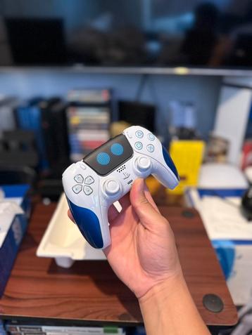 Astro Bot PS5 dualsense-controller in beperkte oplage beschikbaar voor biedingen