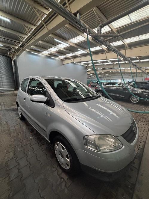 Grijze Volkswagen Fox 1.2, Auto's, Volkswagen, Particulier, Fox, Benzine, Euro 4, Berline, 3 deurs, Handgeschakeld, Zilver of Grijs