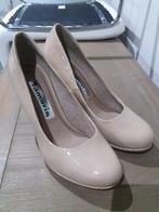 Tamaris escarpins nude T37 NEUF !!!!, Tamaris, Pumps, Beige, Ophalen of Verzenden