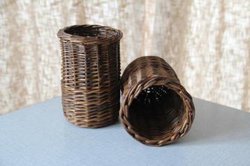 Paniers cylindres en osier porte bouteille ou ustensiles beschikbaar voor biedingen
