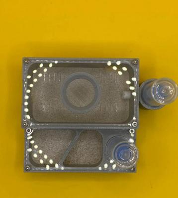 Klein 3D geprint nest met buitenwereld 4 beschikbaar voor biedingen