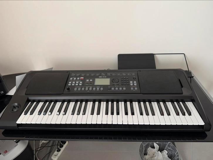Korg EK-50 NIEUWSTAAT 900+ sounds, Muziek en Instrumenten, Keyboards, Nieuw, 61 toetsen, Korg, Ophalen