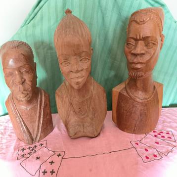 3 Houten Bustes (2 Afrikaanse mannen en 1 vrouw) beschikbaar voor biedingen
