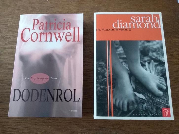 4  THRILLERS  -  Nieuwstaat, Boeken, Thrillers, Nieuw, Ophalen