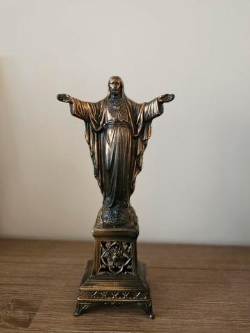 Jesus Christus beeldje beschikbaar voor biedingen