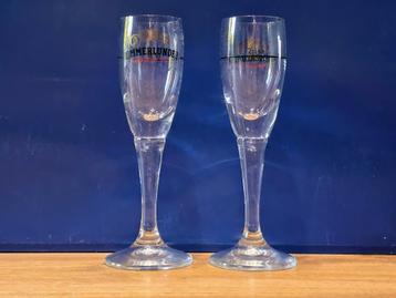 Alcoholglazen beschikbaar voor biedingen