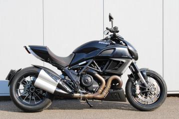 Ducati Diavel Carbon / ABS / 5900km / 1 eigenaar / BTW-motor beschikbaar voor biedingen