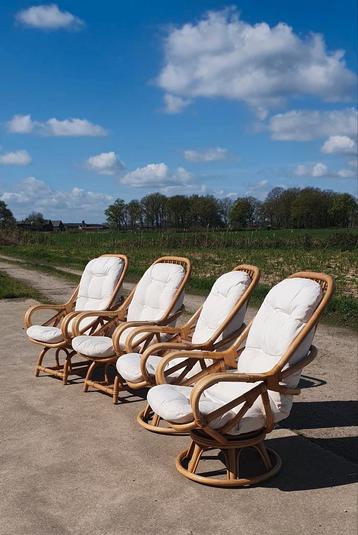 Ensemble de 4 chaises/fauteuils vintage en bambou et rotin