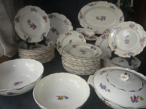 SERVICE DINER BOCH -FLEUR DE SAXE, Antiek en Kunst, Antiek | Servies compleet, Ophalen