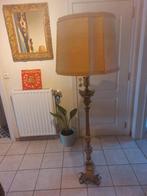 Antieke lampadair, Dieren en Toebehoren