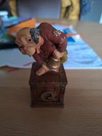 Manneke van laaf Letter Q, Collections, Efteling, Enlèvement