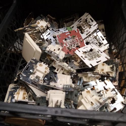 pr20 schakelaars stopkontacten enz enz, Doe-het-zelf en Bouw, Elektriciteit en Kabels, Gebruikt, Ophalen of Verzenden