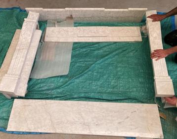 Decoratieve wit marmeren schouw - handwerk - nieuw beschikbaar voor biedingen