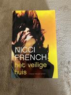 Boek : Het veilige huis. Nicci French, 2012, 380 blz zo goed, Ophalen of Verzenden, Zo goed als nieuw, Nicci French