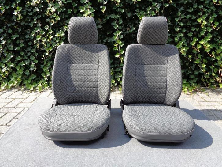 LAND ROVER Defender - Originele stoffen TD5 stoelen - NIEUW, Auto-onderdelen, Interieur en Bekleding, Land Rover, Nieuw, Ophalen of Verzenden