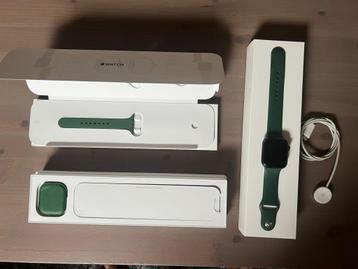 Apple Watch Series 7 Cellular 45mm  beschikbaar voor biedingen