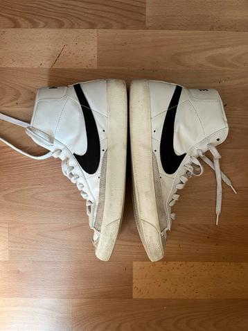 Nike Blazer Mid beschikbaar voor biedingen