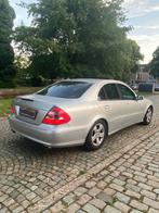 Mercedes e220 ( w211 ) full option !, Auto's, Automaat, Achterwielaandrijving, Zwart, Leder