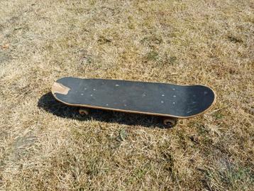 Skateboard in goede staat 5€ beschikbaar voor biedingen
