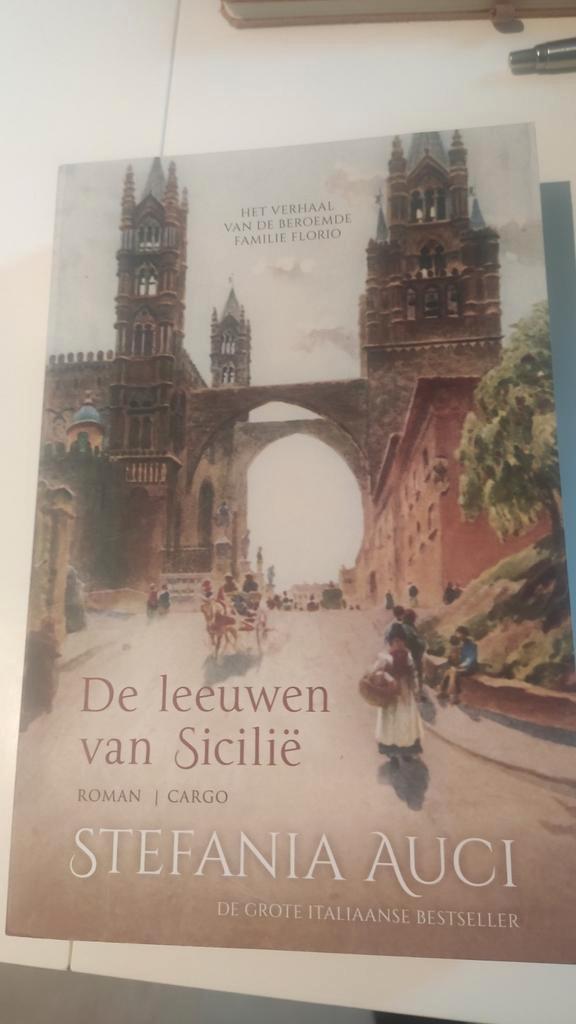 Stefania Auci - De leeuwen van Sicilië, Boeken, Literatuur, Zo goed als nieuw, Ophalen of Verzenden