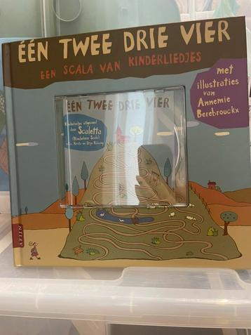 een twee drie vier liedjesboek beschikbaar voor biedingen