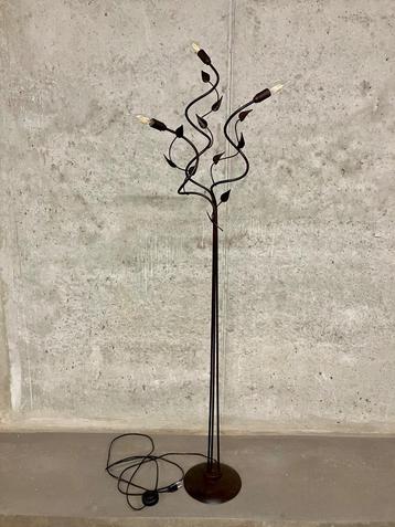 roestbruine ijzeren staanlamp / vloerlamp - 175cm hoog, Utilisé, Landelijk elegant romantisch, Métal, 150 à 200 cm