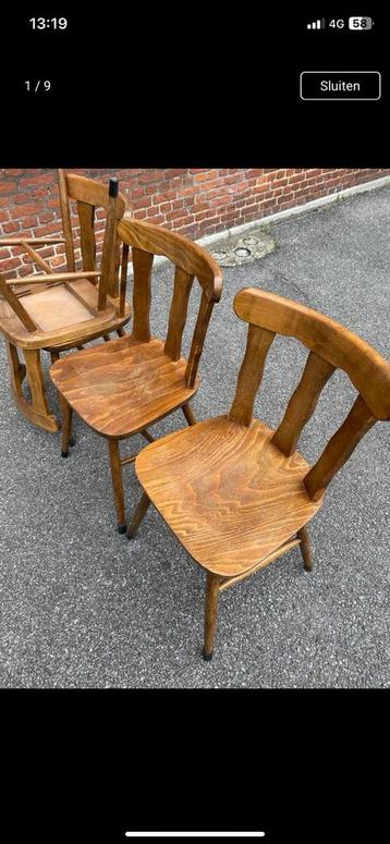 Oude houten café stoelen 