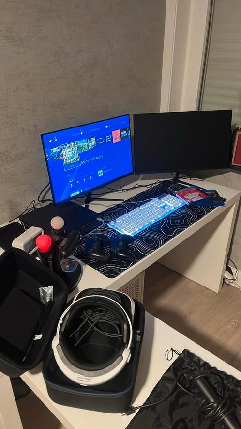 Playstation 4 met twee monitoren + vr bril + accesoires, Games en Spelcomputers, Virtual Reality, Zo goed als nieuw, Sony PlayStation