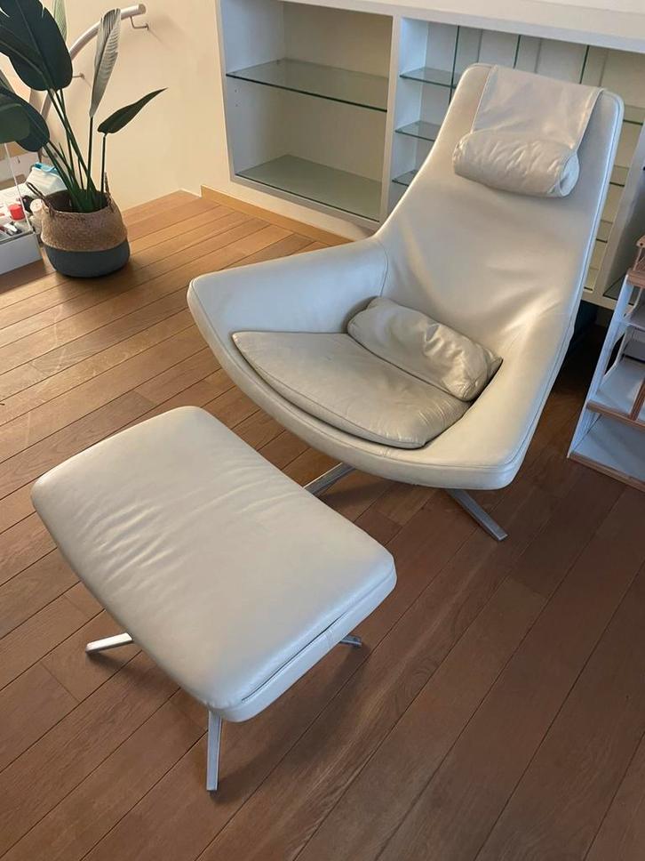 Design kuipstoel, Huis en Inrichting, Stoelen, Gebruikt, Eén, Leer, Metaal, Grijs, Ophalen