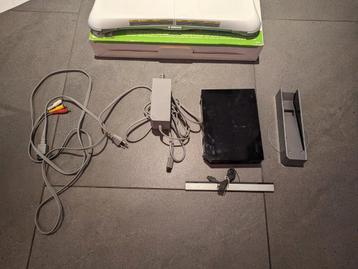 Console Wii noire (1er modèle) et Wii Balance Board