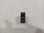 AUX POORT MET USB BMW X4 (F26) (01-2014/03-2018) (926660703), Gebruikt, BMW