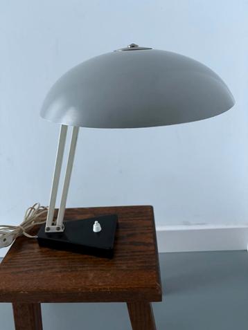 Hala Zeist bureaulamp model 145 beschikbaar voor biedingen