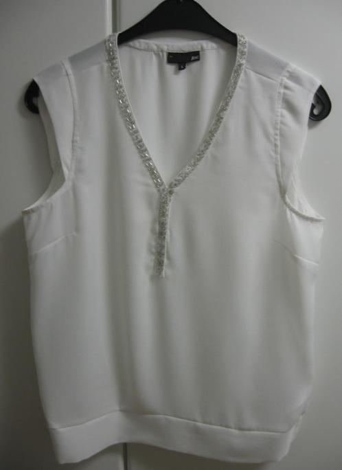 Wit bloesje met V-hals en strass, maat L, Kleding | Dames, Blouses en Tunieken, Zo goed als nieuw, Maat 42/44 (L), Wit, Ophalen of Verzenden