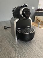 Nespresso Magimix M100 Auto, Afneembaar waterreservoir, 2 tot 4 kopjes, Zo goed als nieuw, Koffiemachine