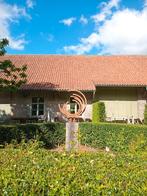 IJzeren kunstwerk op hardhouten sokkel, Ophalen of Verzenden, Nieuw, Metaal, Abstract beeld