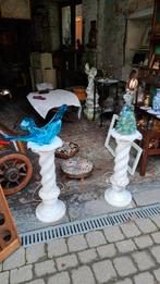 Paar lichtgevende albasten sokkels, Ophalen