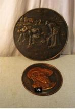 2 belles plaques murales antiques en métal, Antiquités & Art, Enlèvement ou Envoi