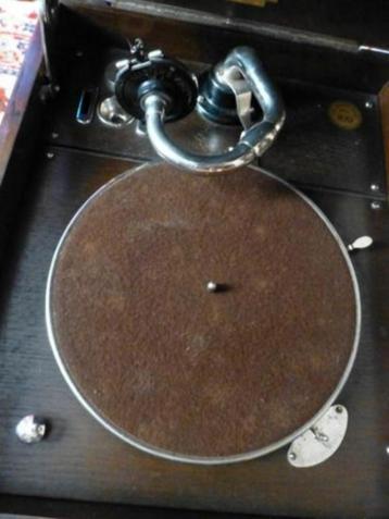 grammofoon hmv in eik model 109 beschikbaar voor biedingen