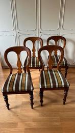 Antieke stoelen, Ophalen