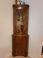 Hoekkast uit twee delen, Ophalen