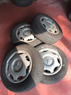 4 panelen met wieldoppen Mercedes 195/65r15, Auto-onderdelen, Banden en Velgen, Ophalen, Gebruikt, 15 inch, Banden en Velgen