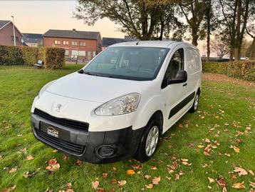 Peugeot partner 11000 km 1 jaar garantie 2013 beschikbaar voor biedingen