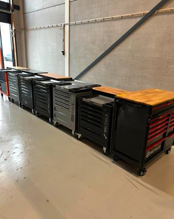 Showroom met gevulde gereedschapwagens vanaf €299.99 beschikbaar voor biedingen