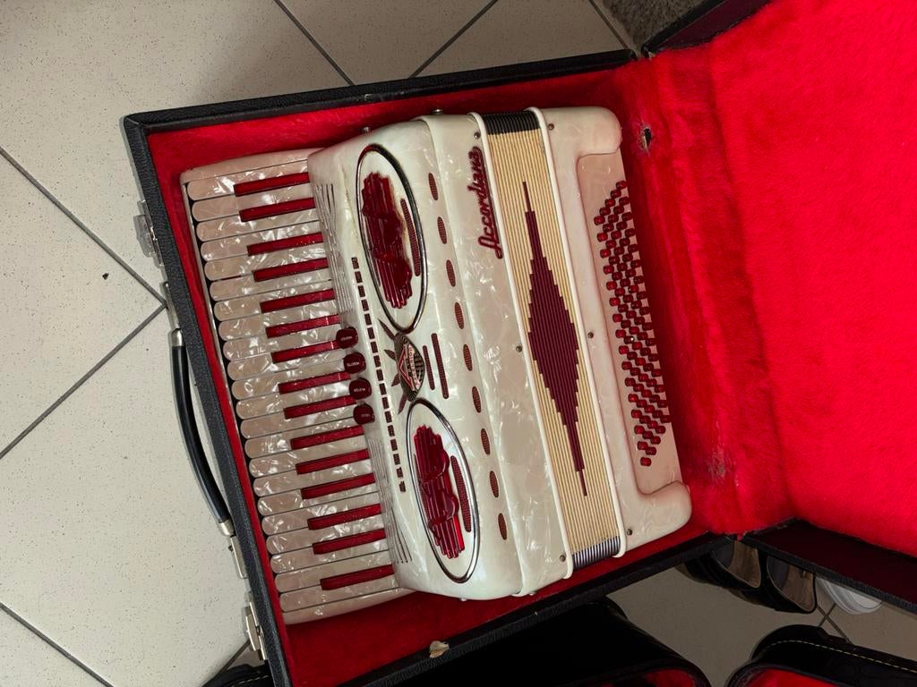 Excelsior Accordiana 304D musette-accordeon, Muziek en Instrumenten, Accordeons, Gebruikt, Toetsaccordeon, 96-bas, Accordiola