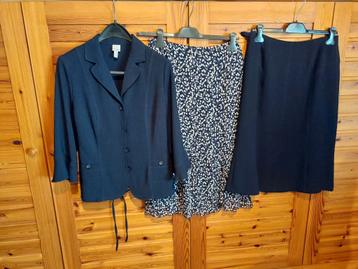 Mayerline donker blauw ensemble met 2 rokken beschikbaar voor biedingen