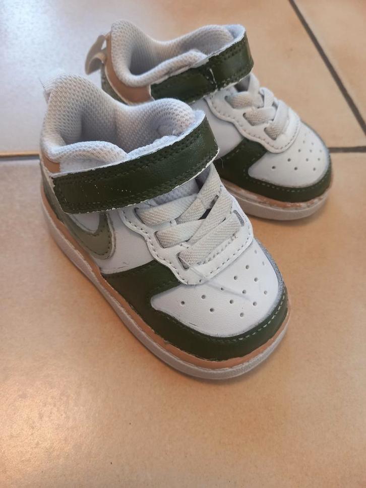 Nike schoenen maat 17,5, Kinderen en Baby's, Babykleding | Schoentjes en Sokjes, Ophalen
